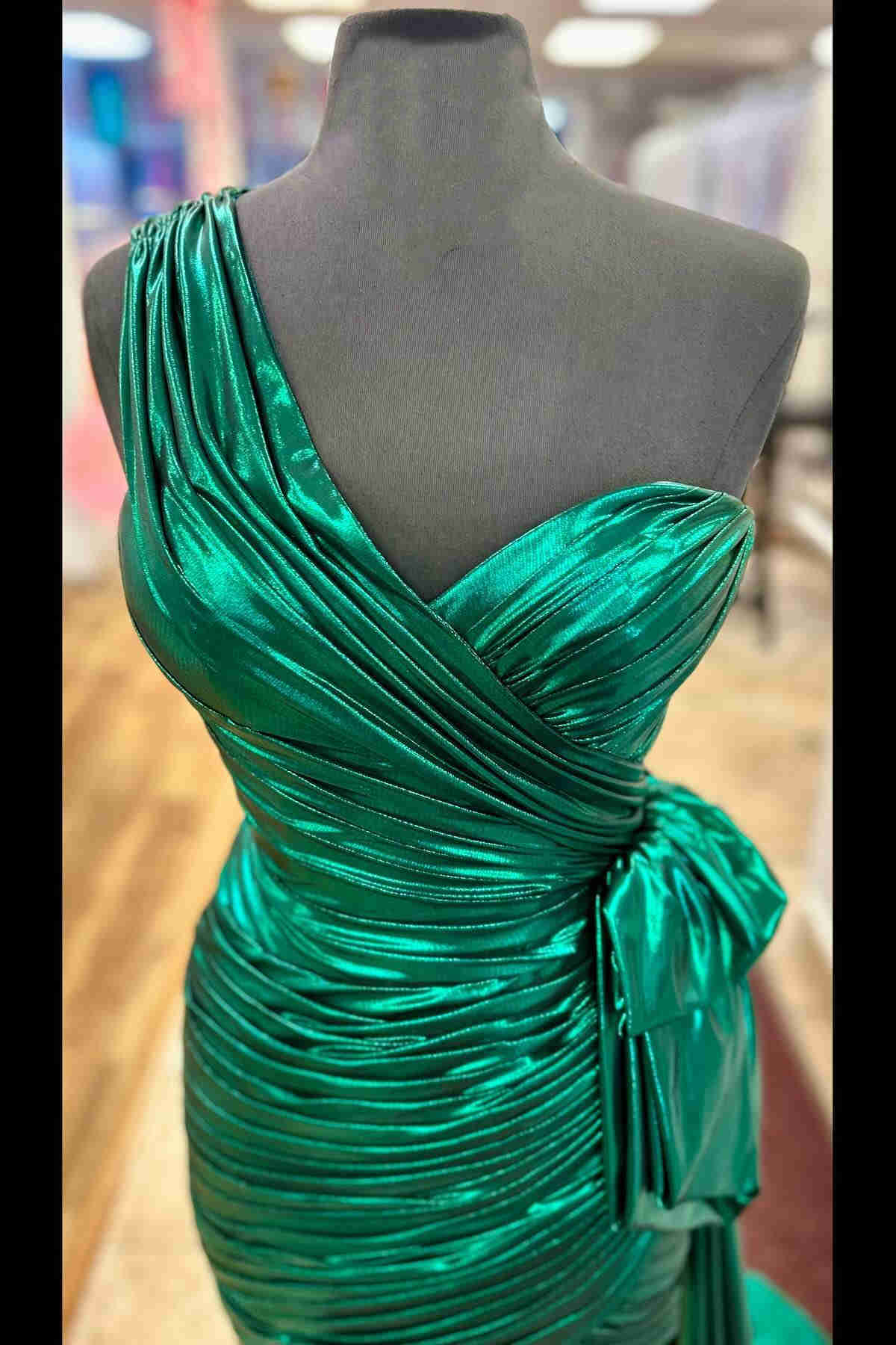Metallic Green One Shoulder Ruched Short Homecoming Dress