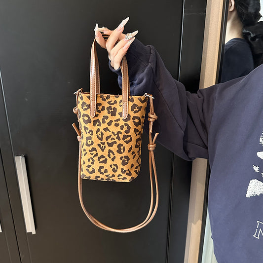 Autumn And Winter Fashion Frosted Vintage Leopard Crossbody Bag
