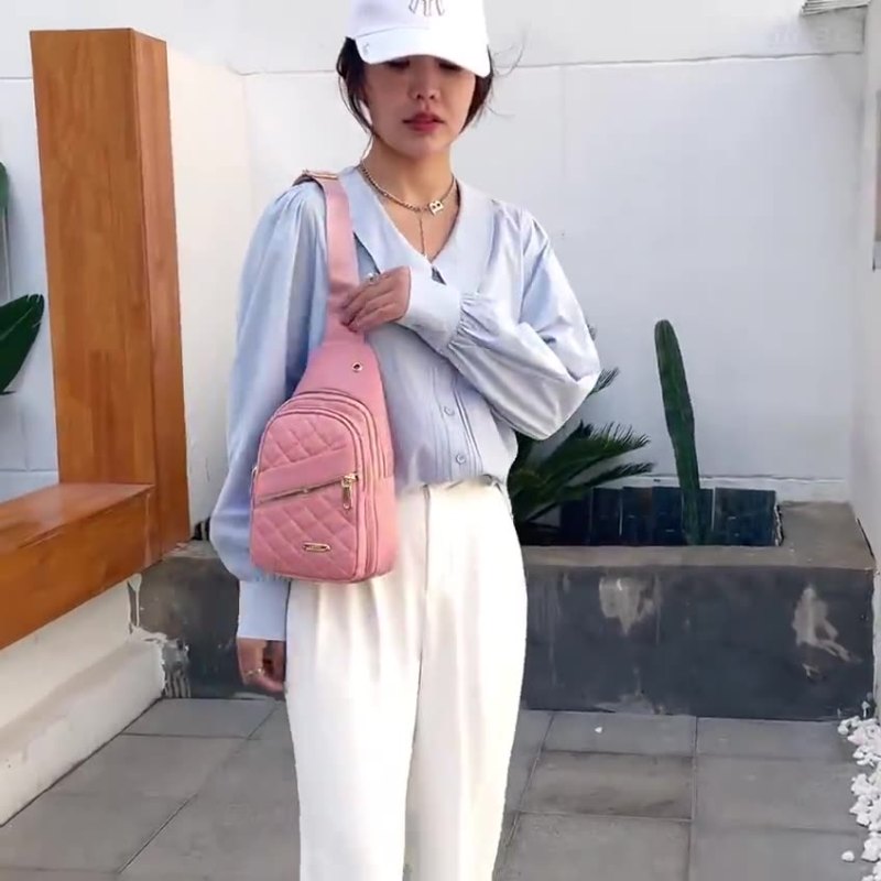 Sac de poitrine matelassé décontracté pour femme, sac à bandoulière pratique pour voyage en plein air 