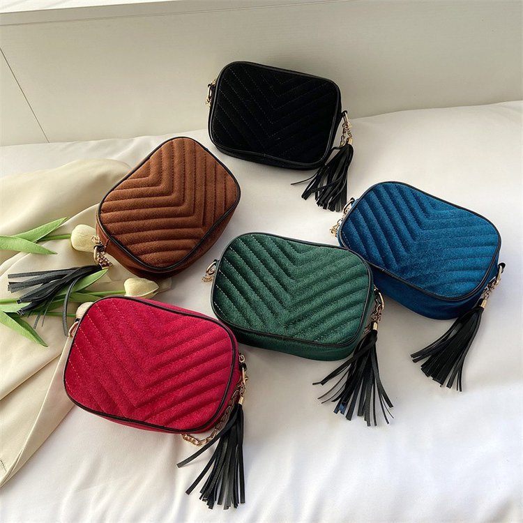 Women Chic Chain Stitching Design Solid Color Tassel Decoration Crossbody Bag