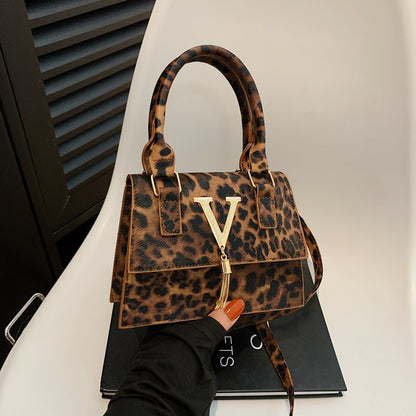 Women Fashion Casual Retro Leopard "V" Buckle Square Shoulder Bag