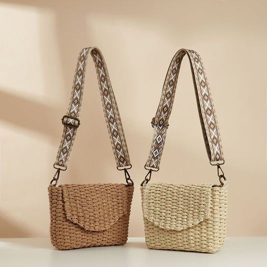 Sac à bandoulière à large sangle en paille tissée de style ethnique pour femme 