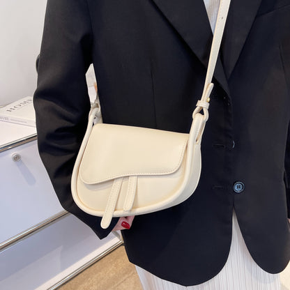 Women Casual Flap Zipper Design Solid Color PU Underarm Bag