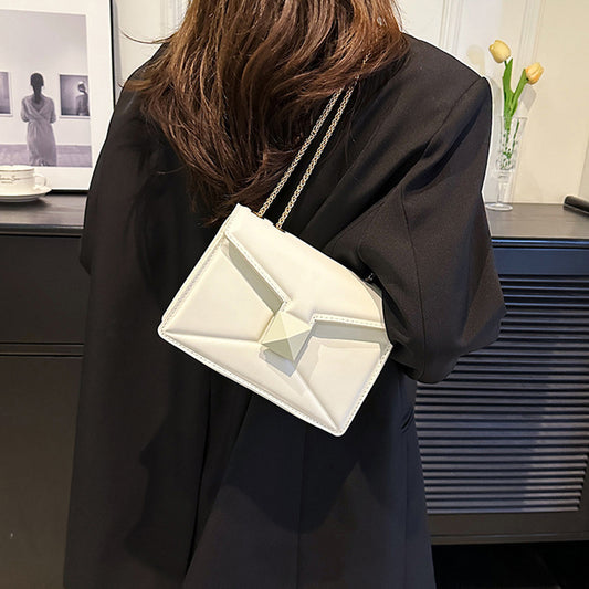 Sac à main carré en PU avec chaîne en métal et rabat pour femme 