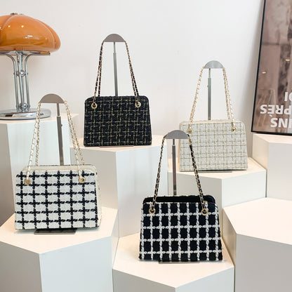 Fashionable Woven Contrast Large-Capacity Shoulder Tote Bag