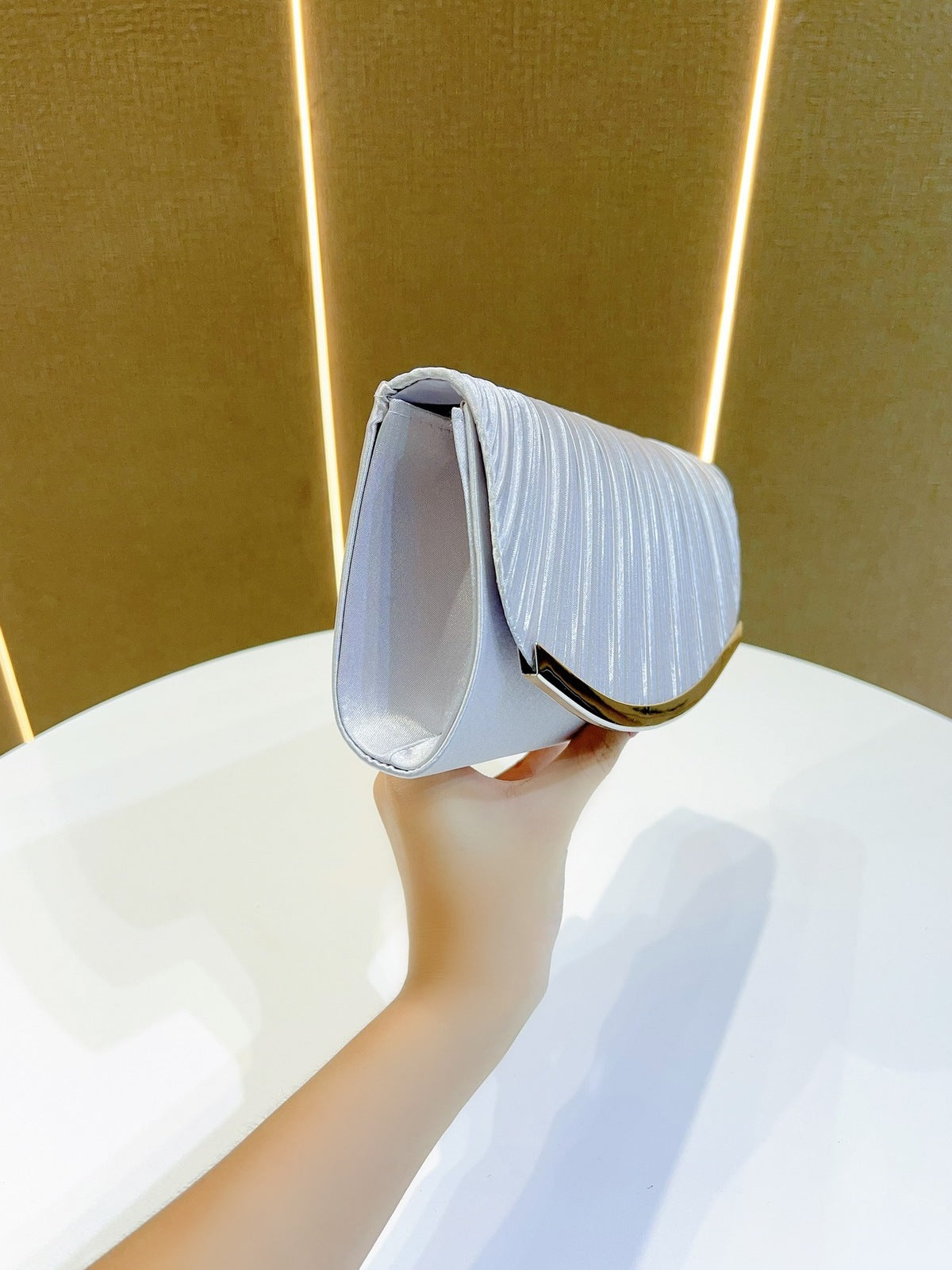 Women Fashion Simple Solid Color Pleated Chain Evening Bag