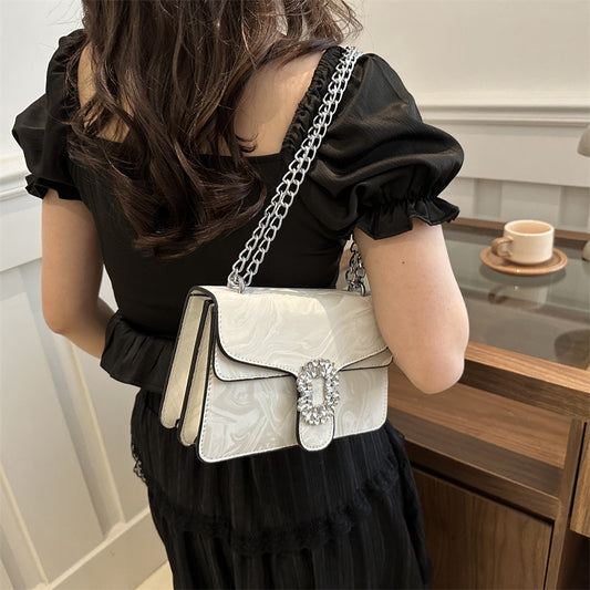 Sac à bandoulière carré tendance avec strass 