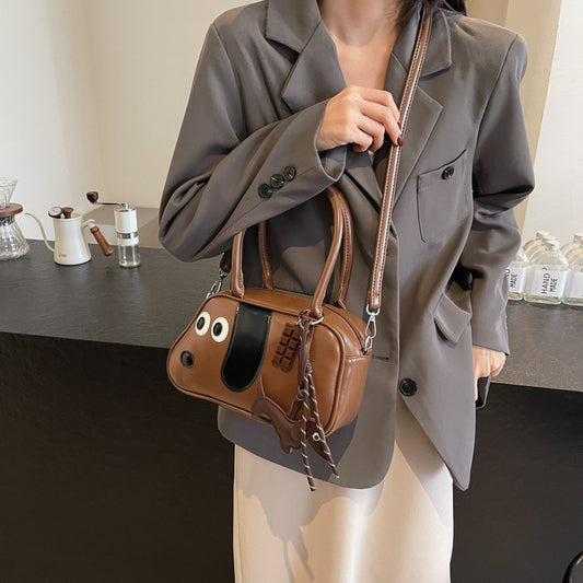 Sac sous les bras créatif en forme de chien de dessin animé rétro