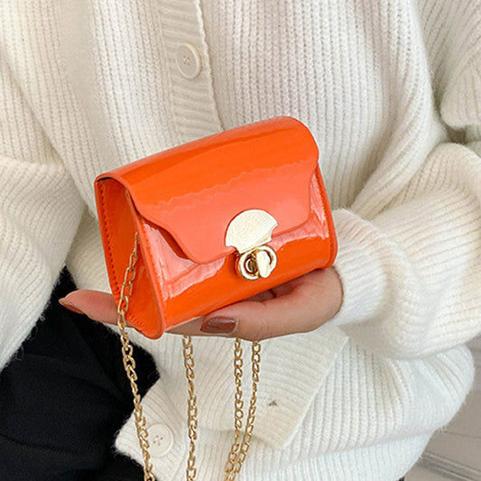 Mini sac messager à chaîne en cuir verni de couleur unie pour femme 