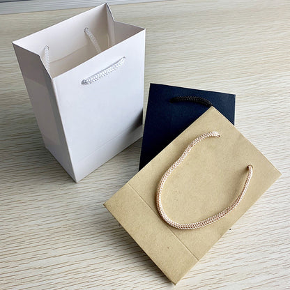 Sac en papier kraft noir et blanc, emballage cadeau pour bijoux, logo personnalisable 