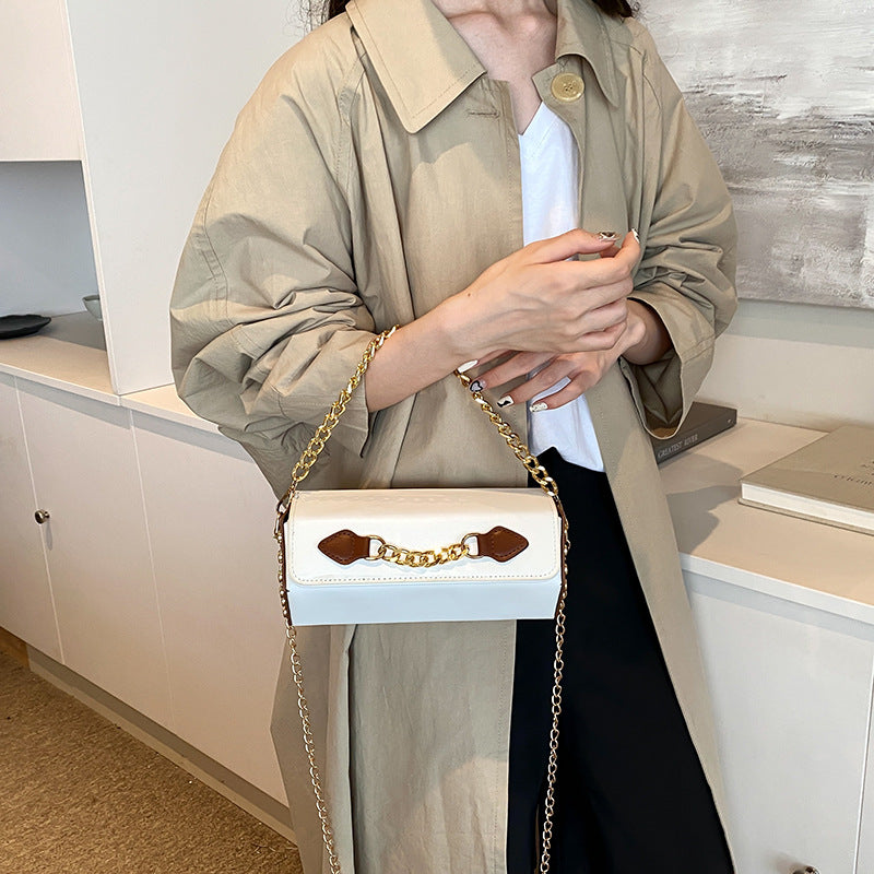 Sac à bandoulière élégant avec chaîne 