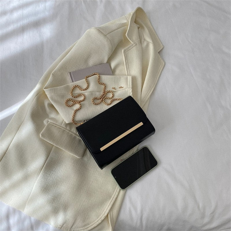 Simple And Fashionable Square Flip Shoulder Bag