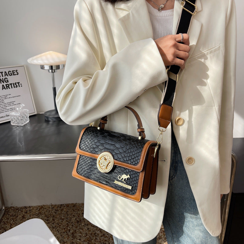 Women Vintage Flap Buckle Design Crocodile Pattern PU Crossbody Bag