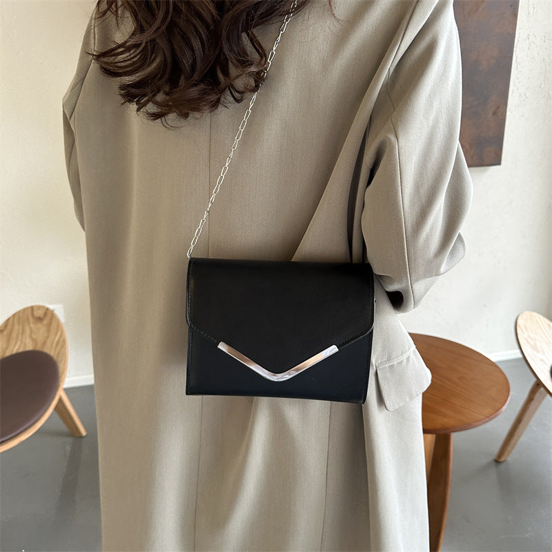 Women Fashion Solid Color Flip Square Chain Crossbody Bag