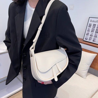 Women Casual Flap Zipper Design Solid Color PU Underarm Bag