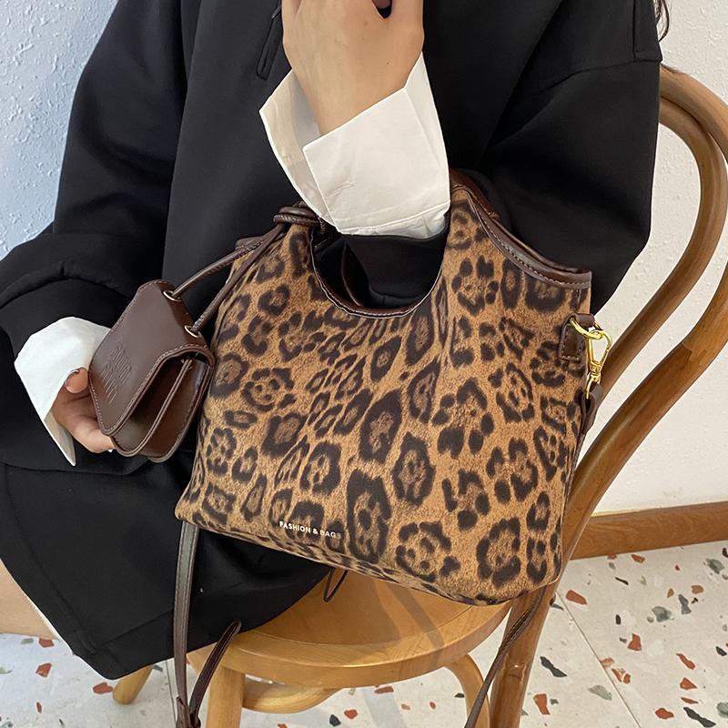 Women Fashion Casual Leopard Print Handbag