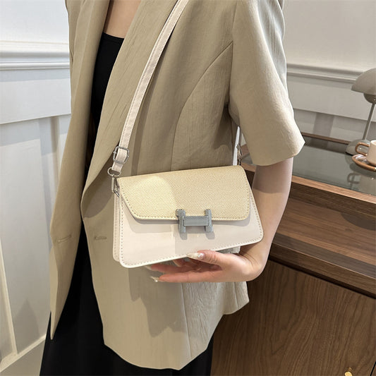 Sac bandoulière à rabat tendance pour femme avec cadenas en H