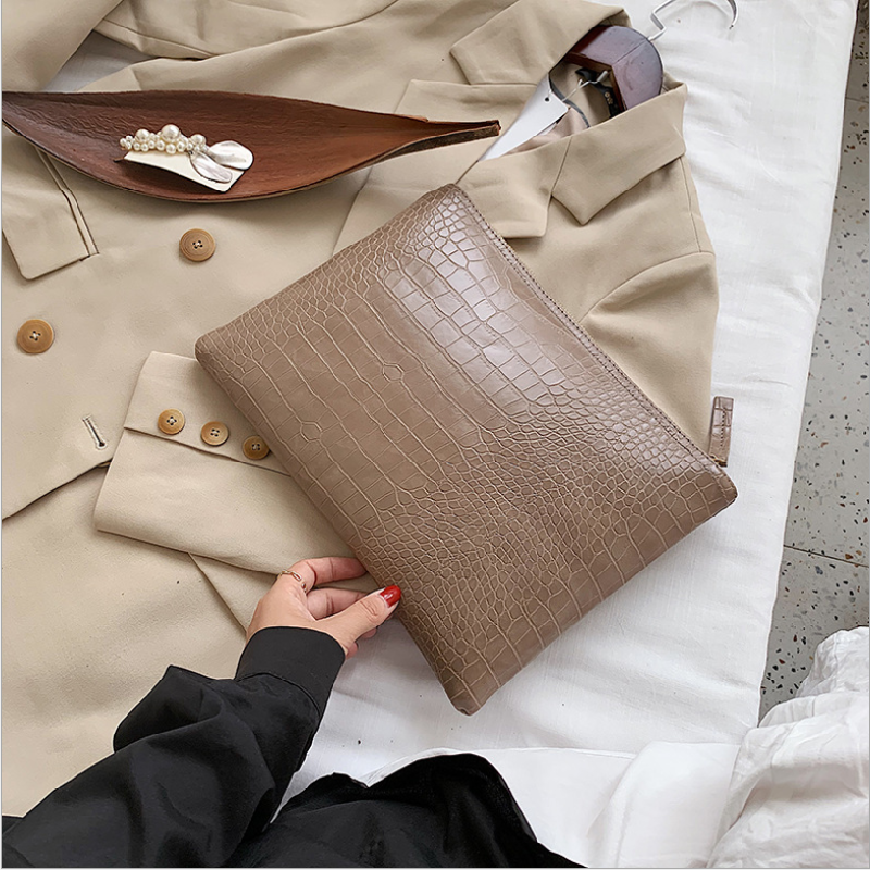 Pochette en PU à fermeture éclair et motif crocodile vintage pour femme 