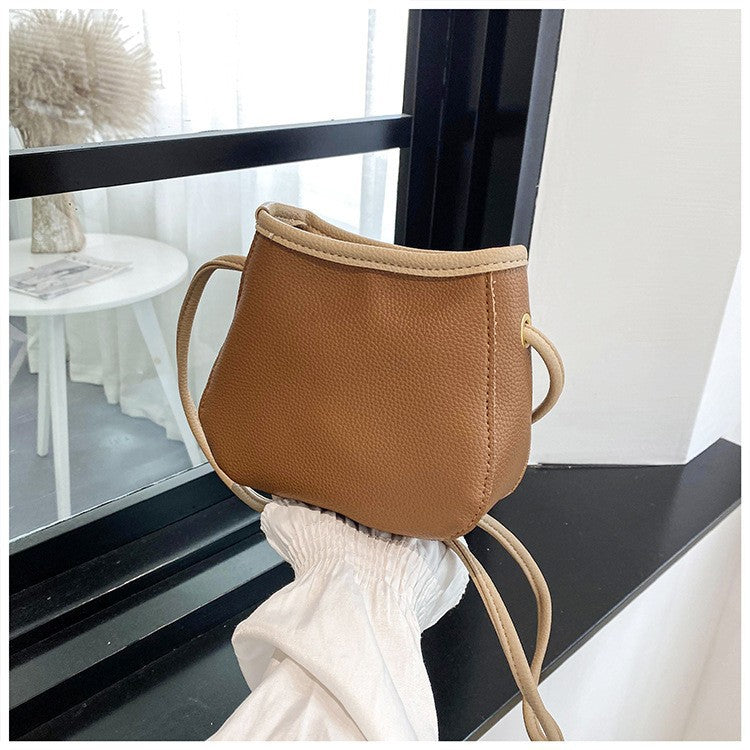 Sac à bandoulière simple en PU de couleur unie pour femme 