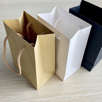 Sac en papier kraft noir et blanc, emballage cadeau pour bijoux, logo personnalisable 