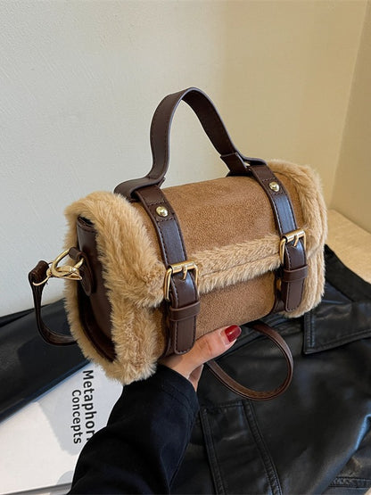 Sac à bandoulière tendance en peluche avec coutures 