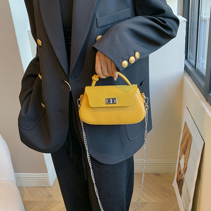 Sac à bandoulière simple et tendance pour femme, couleur unie, avec chaîne 