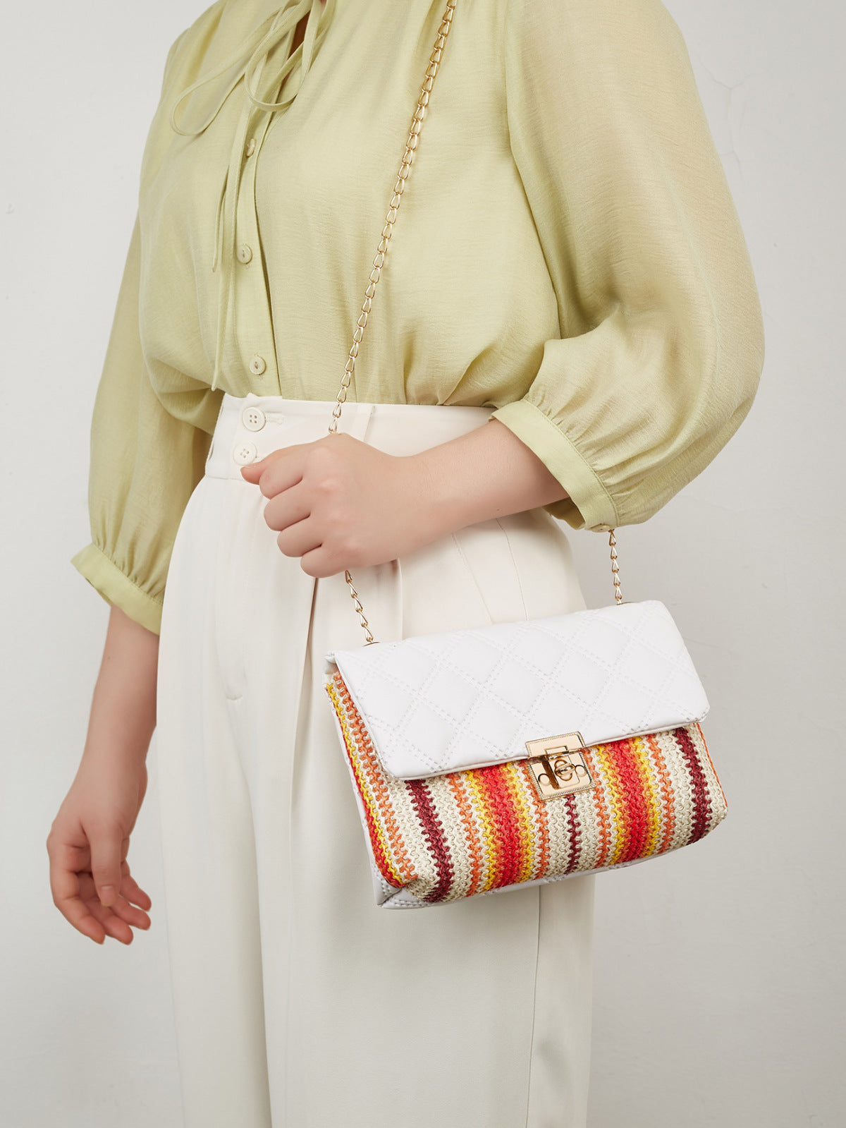 Sac à bandoulière carré en diamant tissé multicolore pour femme 