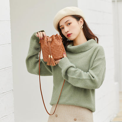 Sac seau décontracté à bandoulière en PU avec pompon décoratif et cordon de serrage pour femme 