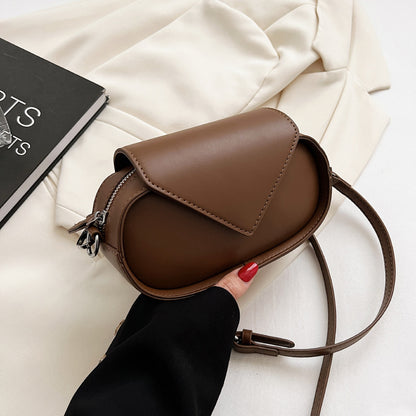 Women Fashion Solid Color Triangle Clapsack Crossbody Bag