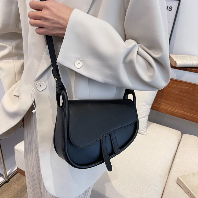 Women Casual Flap Zipper Design Solid Color PU Underarm Bag