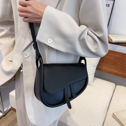 Women Casual Flap Zipper Design Solid Color PU Underarm Bag