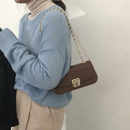 Sac à bandoulière élégant et tendance avec chaîne à rabat 