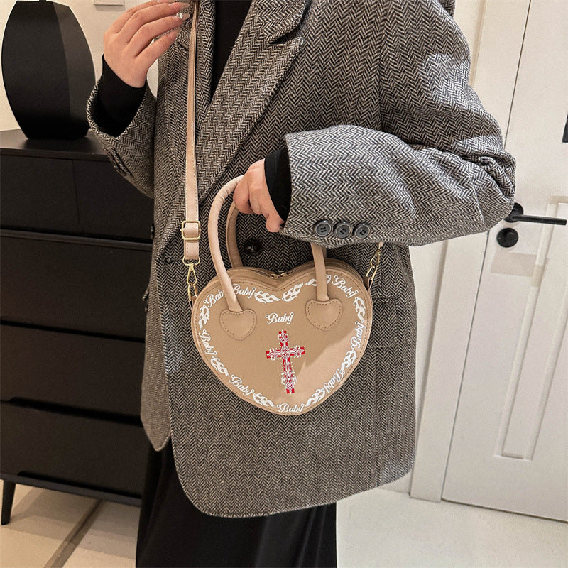 Sac à bandoulière clouté style gothique punk en forme de cœur 