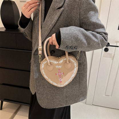 Sac à bandoulière clouté style gothique punk en forme de cœur 