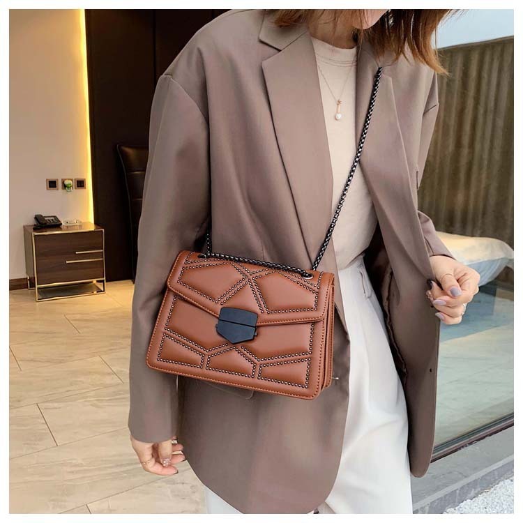 Women Fashion Casual PU Solid Color Rivet Chain Crossbody Bag