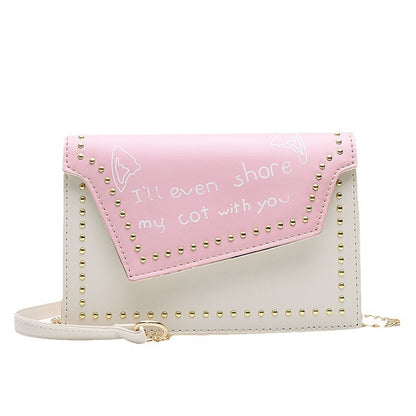 Sac à bandoulière carré à rivets et imprimé lettre tendance 