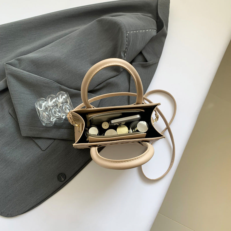 Fashionable Simple Solid Color Embossed Large Capacity Handbag