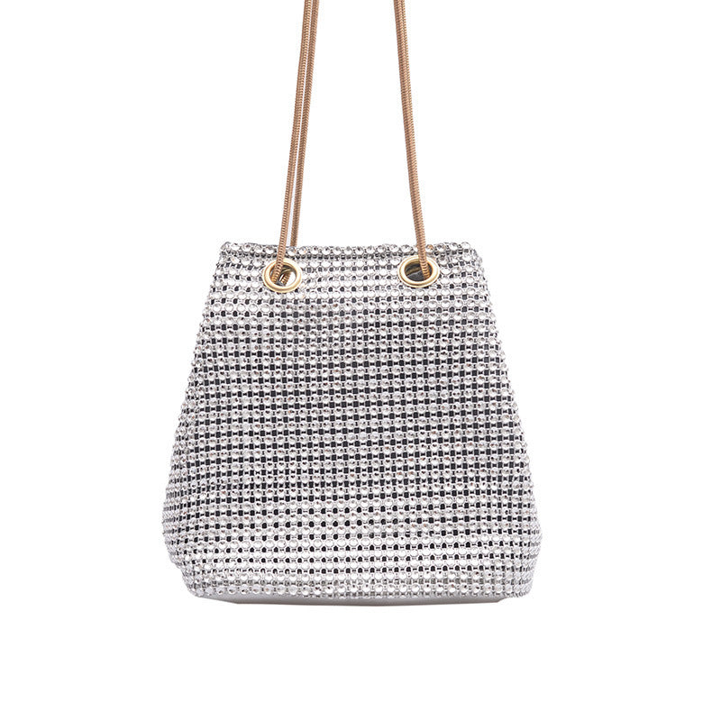Sac seau de fête tendance avec chaîne en strass 