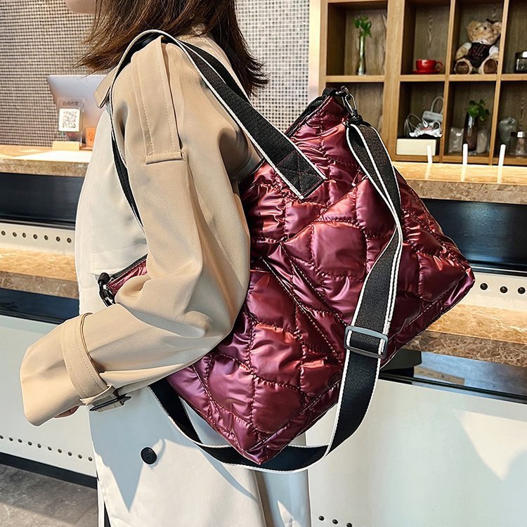 Women Fashionable Large Capacity Rhomboid Quilted PU Tote Bag