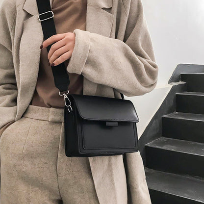 Sac à bandoulière simple en PU pour femme, décontracté, couleur unie, avec chaîne 