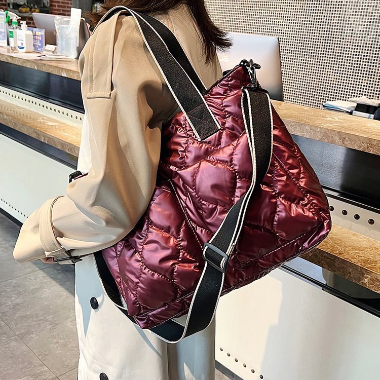 Women Fashionable Large Capacity Rhomboid Quilted PU Tote Bag