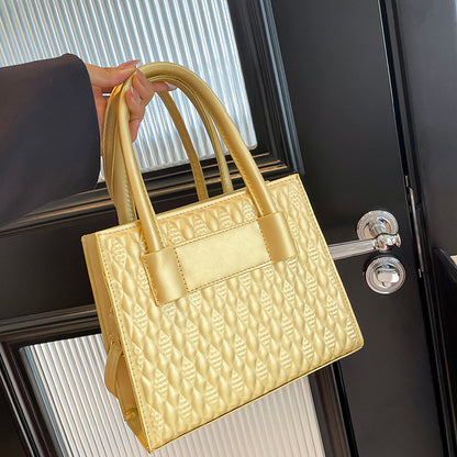 Fashionable Simple Solid Color Embossed Large Capacity Handbag