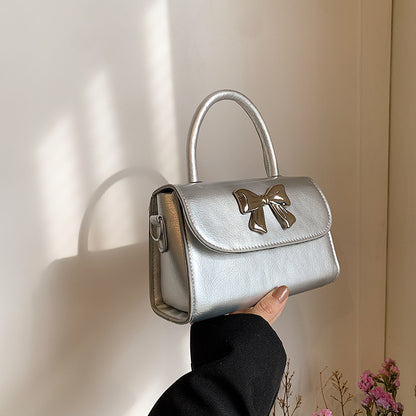 Sac à bandoulière tendance pour femme avec rabat et poignée carrée 