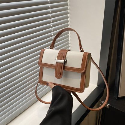 Sac à bandoulière carré simple et tendance aux couleurs assorties 